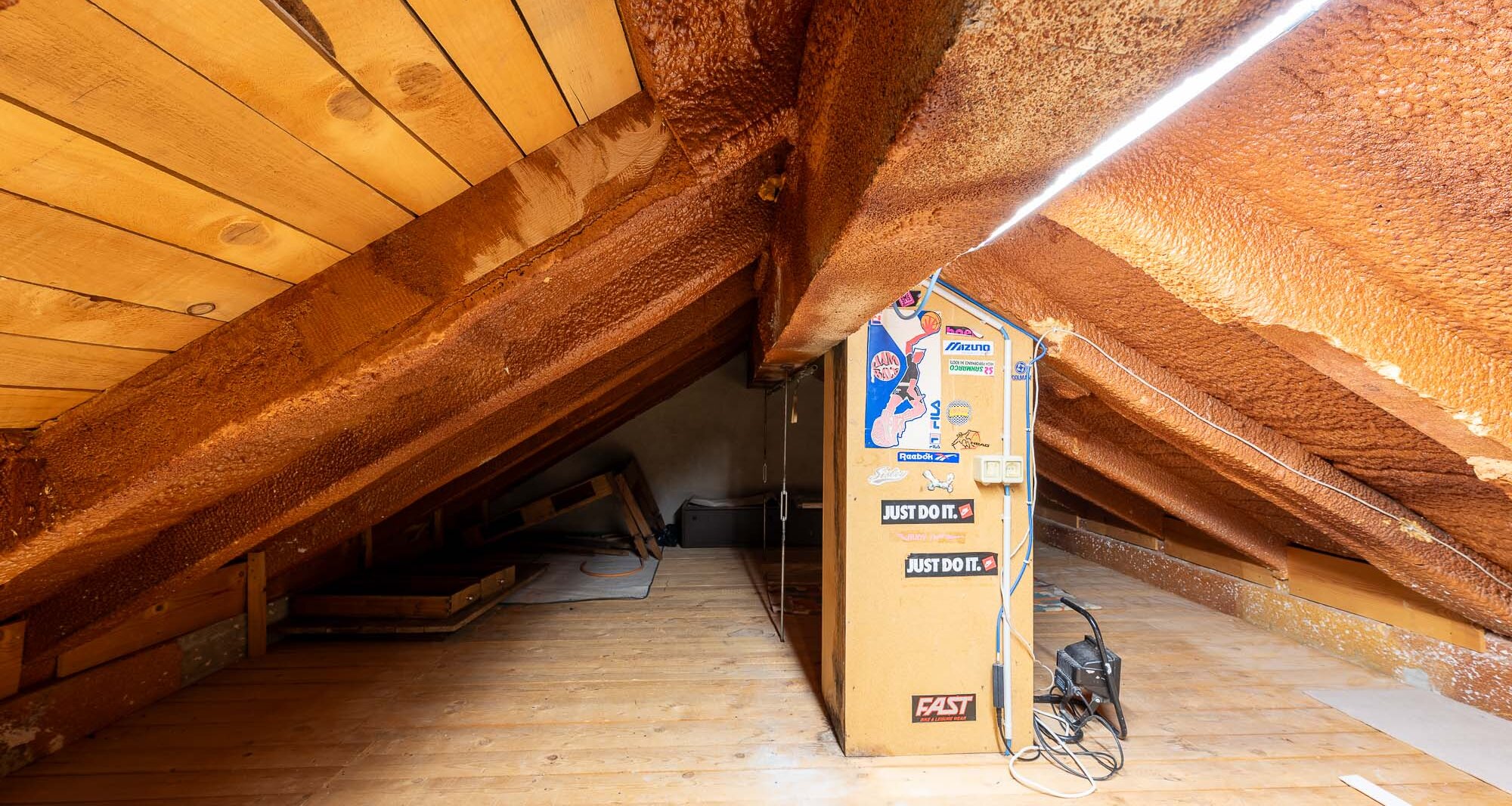 Exclusive attic apartment with terrace and stunning views, prime
