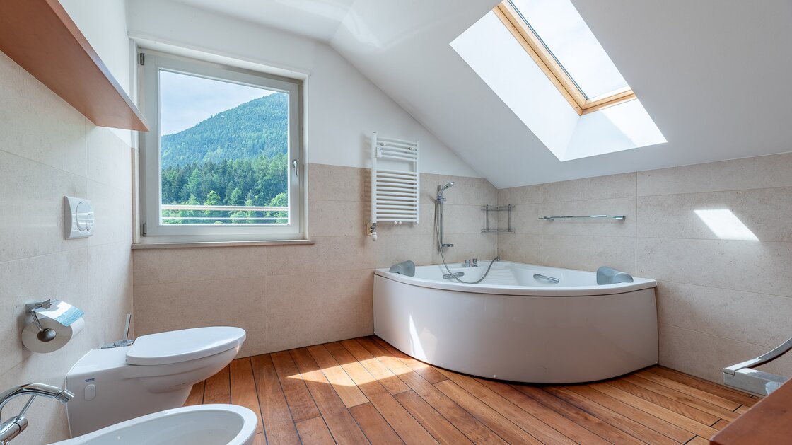 Esclusivo attico con terrazza e vista panoramica in posizione privilegiata