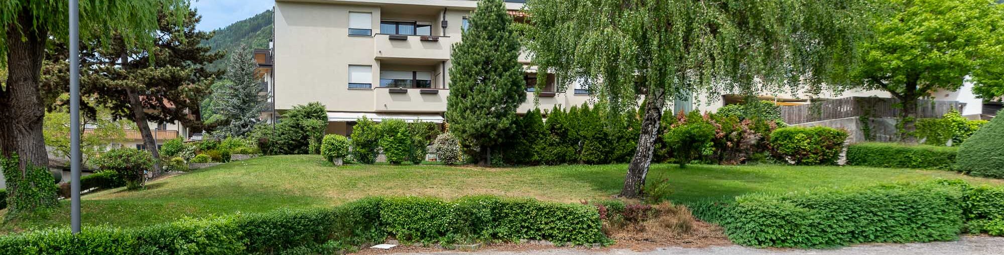 Exclusive attic apartment with terrace and stunning views, prime