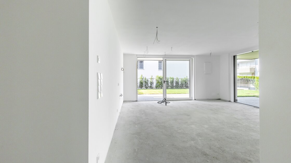 W1: Neue, wunderschöne Vierzimmerwohnung mit Terrasse und großem Privatgarten