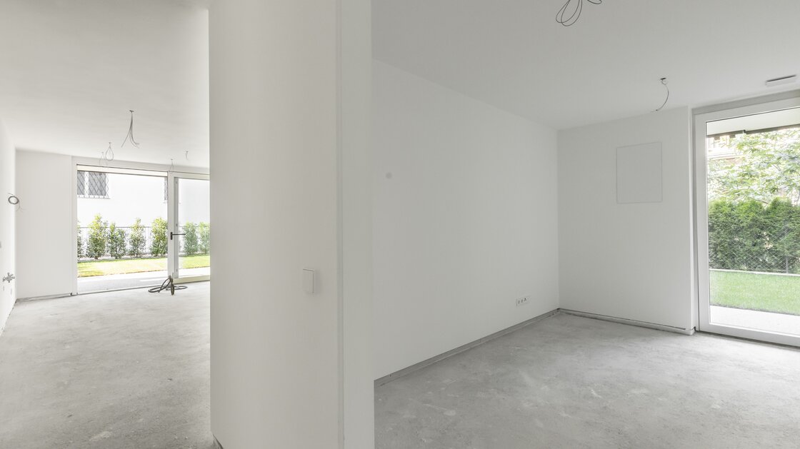 W1: Neue, wunderschöne Vierzimmerwohnung mit Terrasse und großem Privatgarten