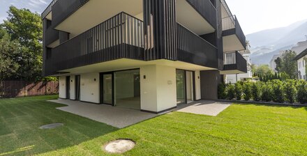 W1: Neue, wunderschöne Vierzimmerwohnung mit Terrasse und großem Privatgarten