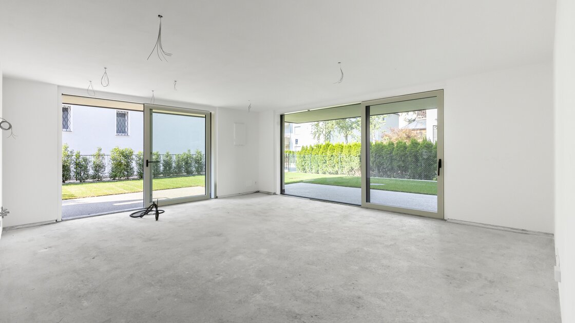 W1: Neue, wunderschöne Vierzimmerwohnung mit Terrasse und großem Privatgarten