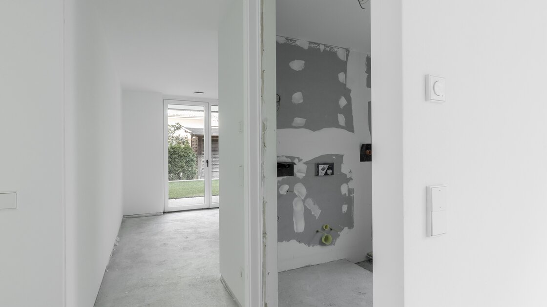 W1: Neue, wunderschöne Vierzimmerwohnung mit Terrasse und großem Privatgarten