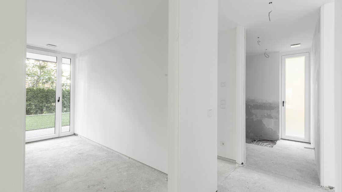 W1: Neue, wunderschöne Vierzimmerwohnung mit Terrasse und großem Privatgarten
