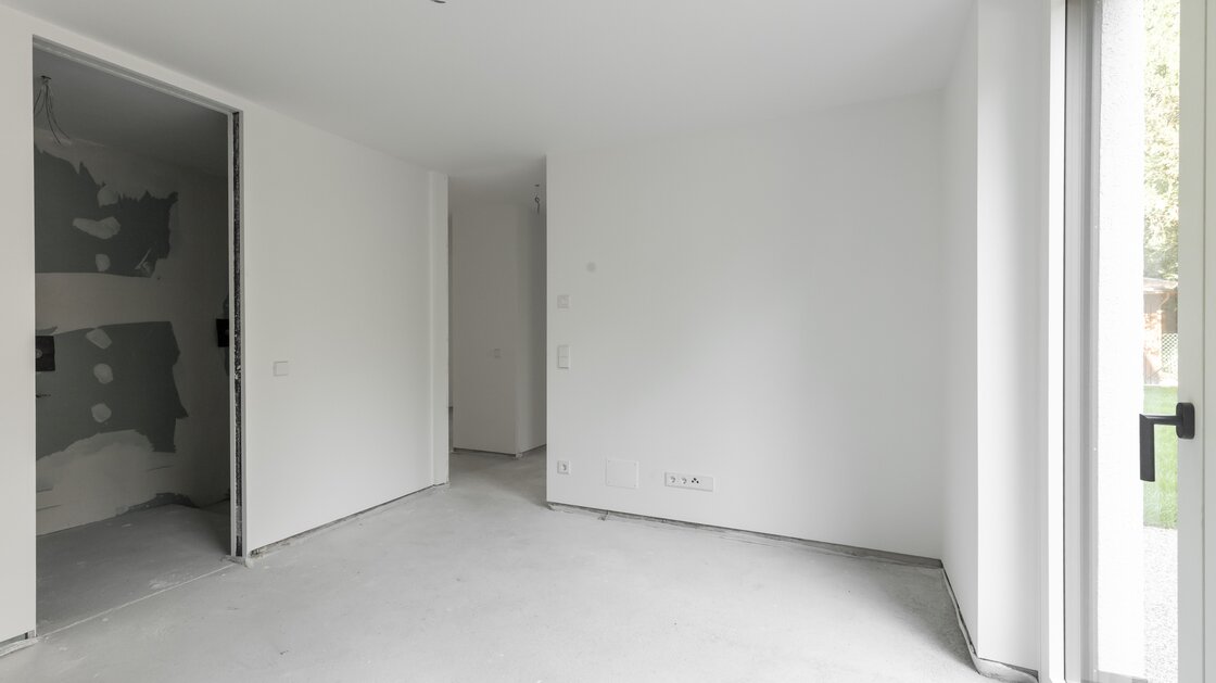 W1: Neue, wunderschöne Vierzimmerwohnung mit Terrasse und großem Privatgarten