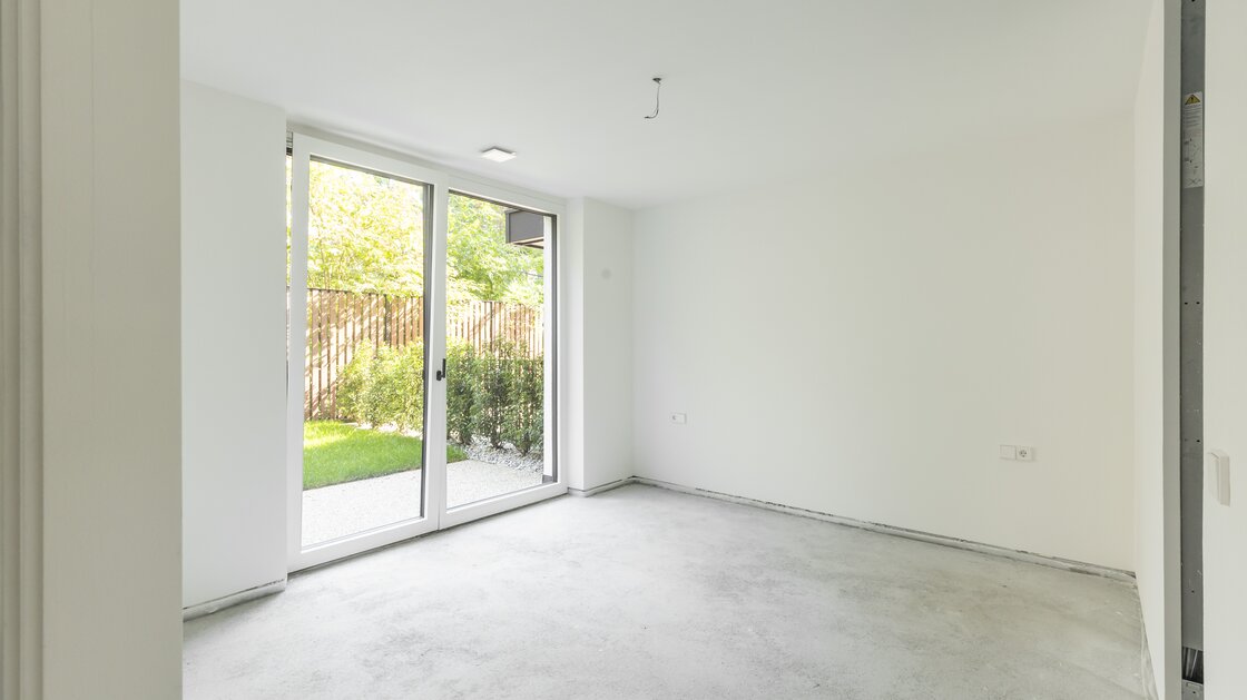 W1: Neue, wunderschöne Vierzimmerwohnung mit Terrasse und großem Privatgarten