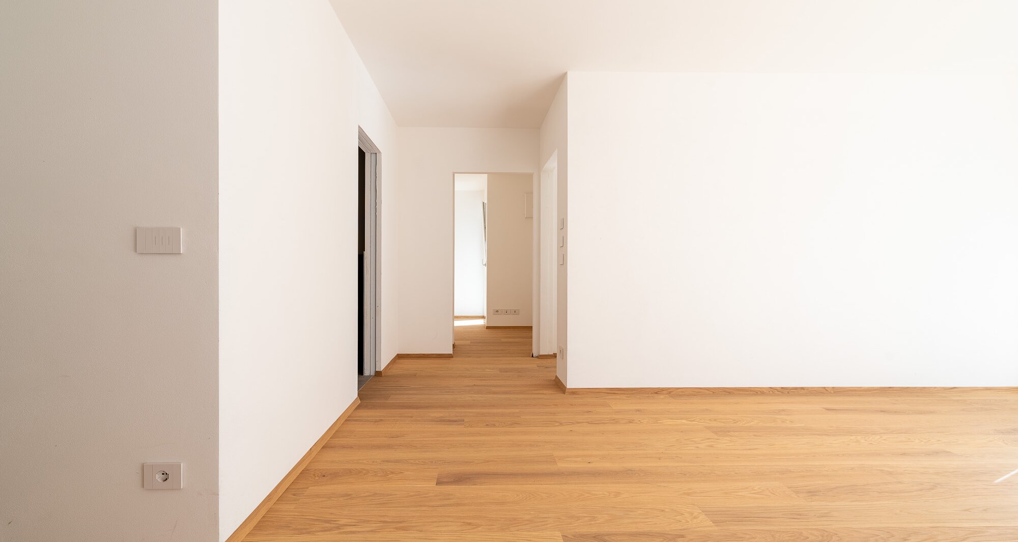 B: Nuovo trilocale con terrazza e giardino privato