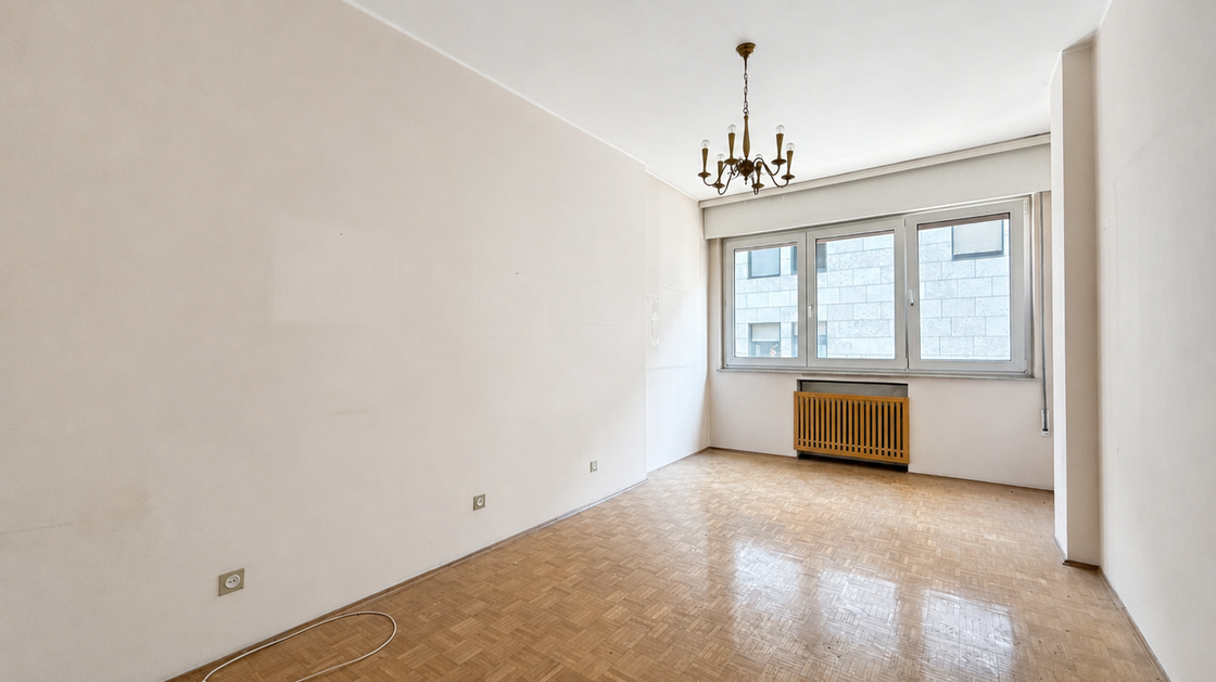 Appartamento da ristrutturare con balcone e potenziale di valorizzazione