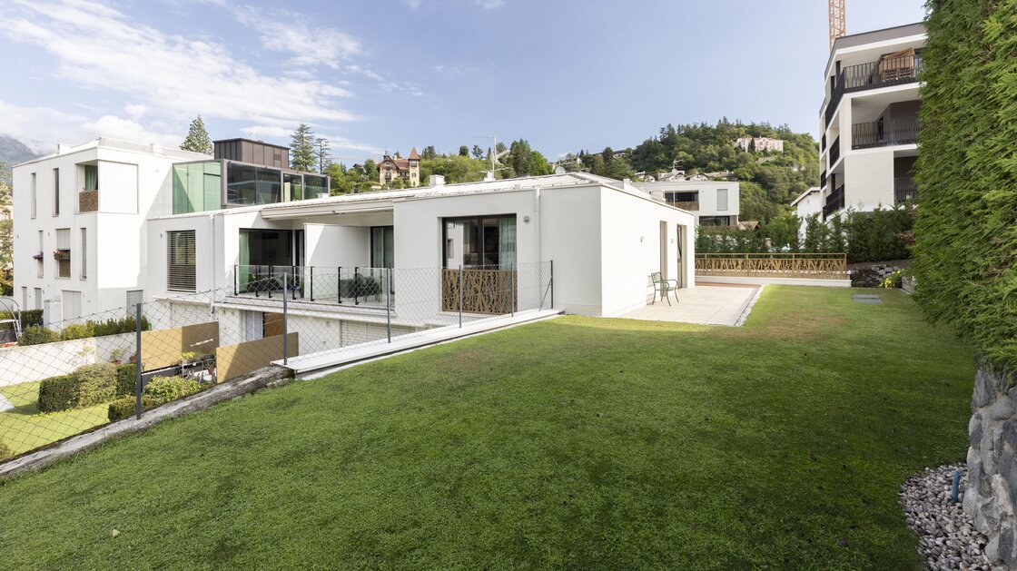 Appartamento di pregio con giardino privato e due terrazze in posizione centrale e tranquilla