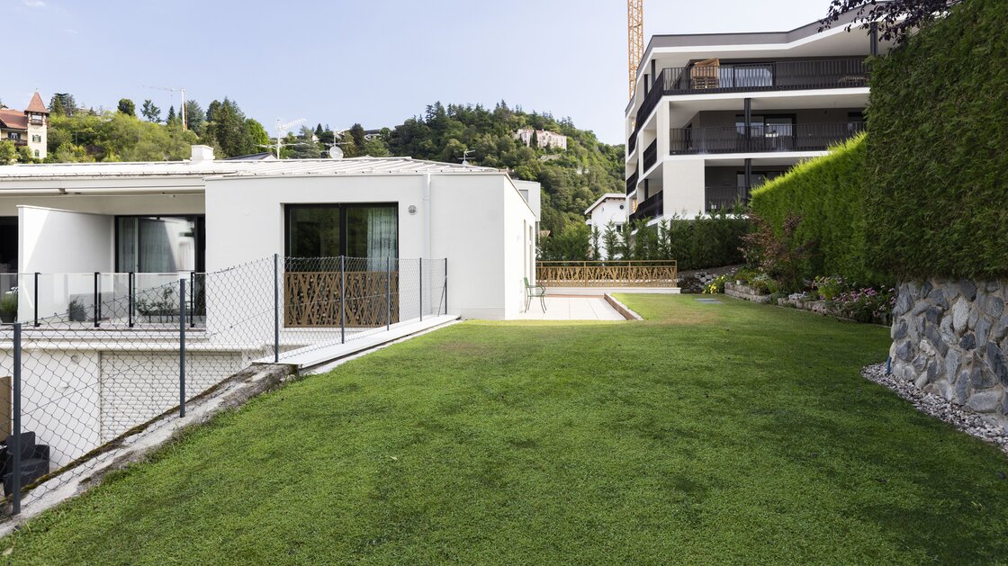 Appartamento di pregio con giardino privato e due terrazze in posizione centrale e tranquilla