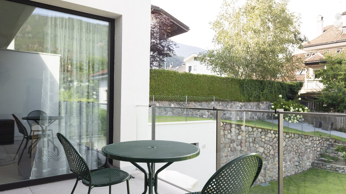 Appartamento di pregio con giardino privato e due terrazze in posizione centrale e tranquilla