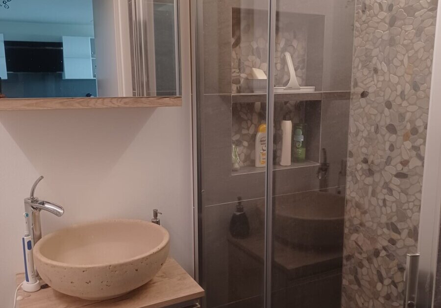 Quadrilocale moderno con giardino privato