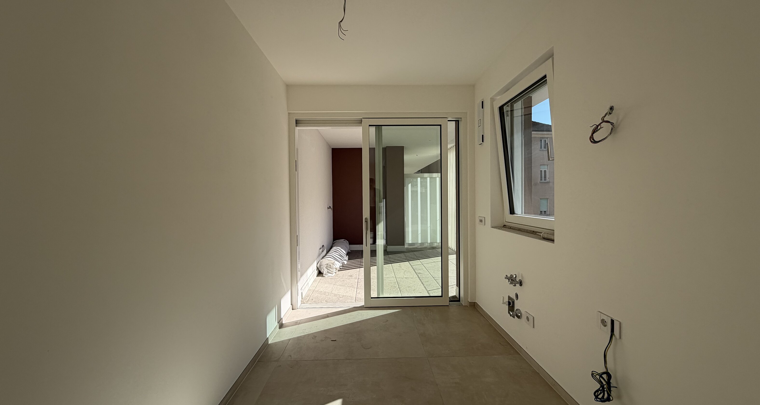 W12 - Nuovo trilocale con due terrazze e balcone, piano terzo