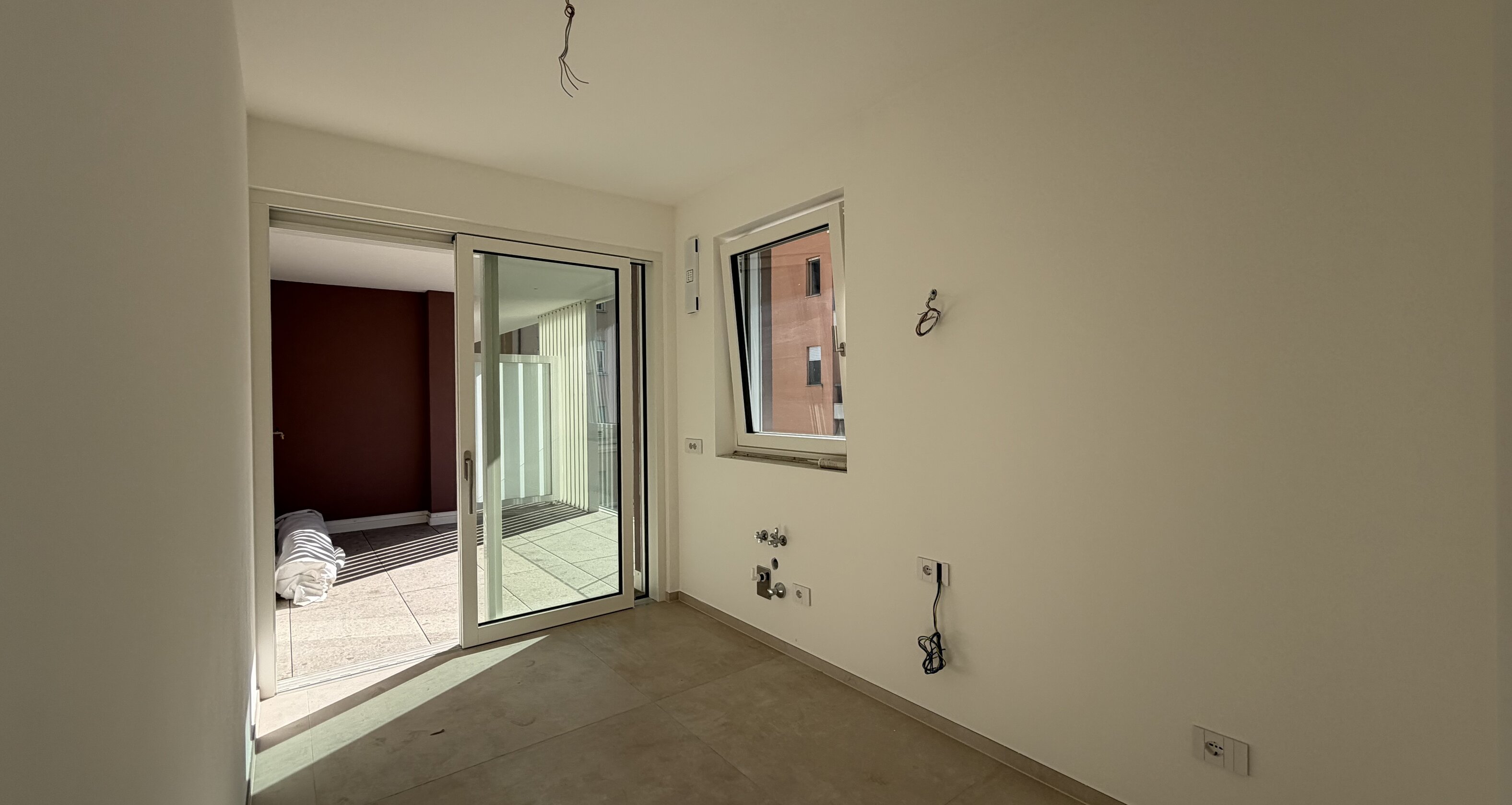 W12 - Nuovo trilocale con due terrazze e balcone, piano terzo