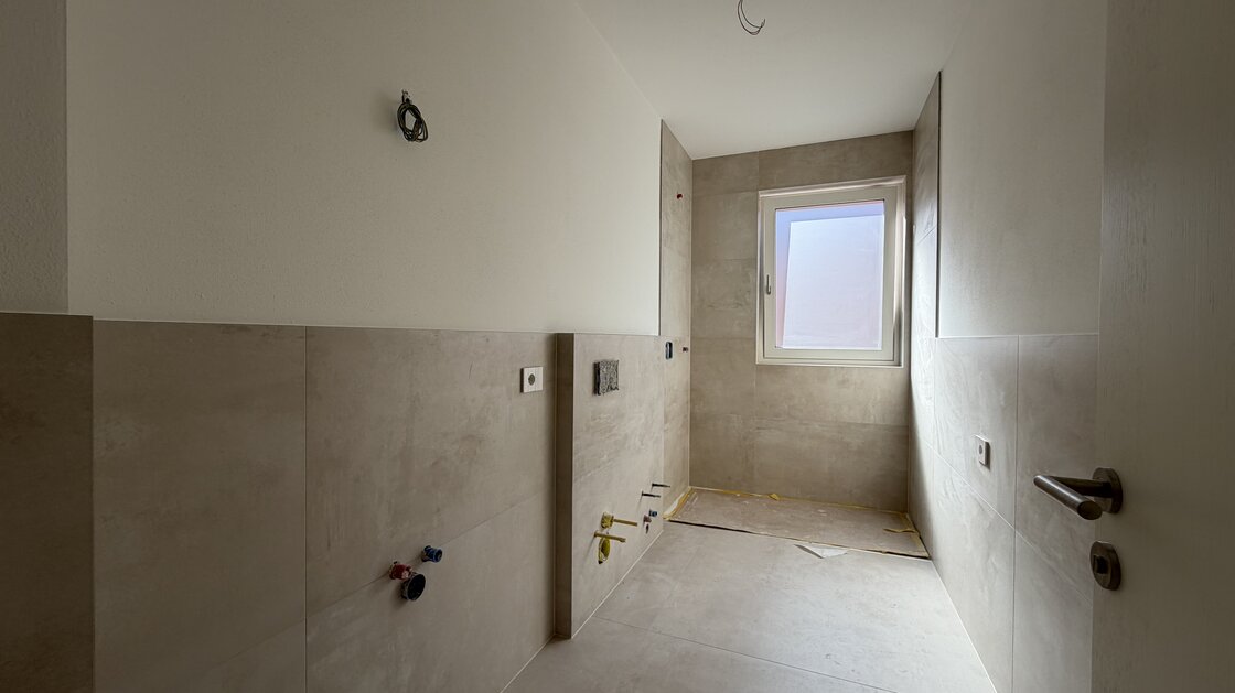W12 – New three-room apartment with two terraces and balcony
