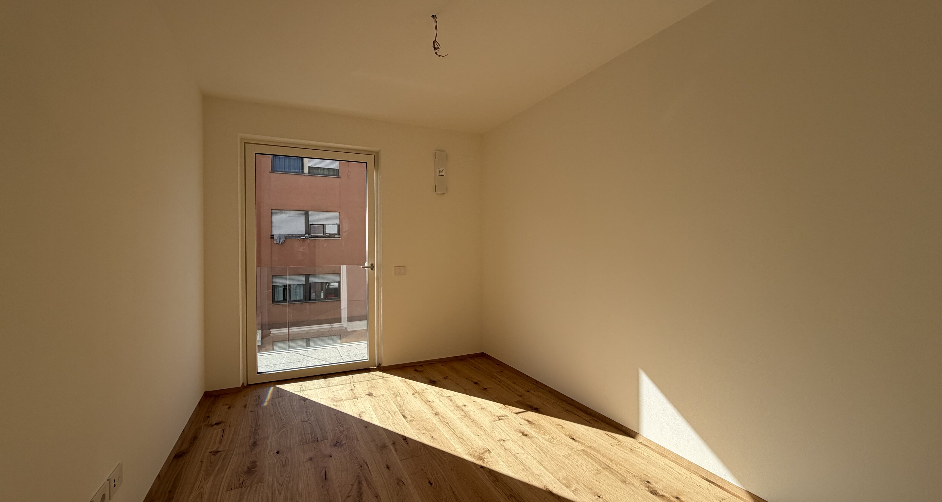 W12 - Nuovo trilocale con due terrazze e balcone, piano terzo