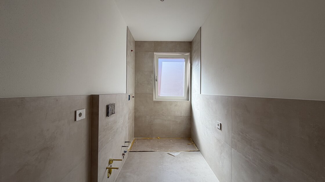 W12 – New three-room apartment with two terraces and balcony