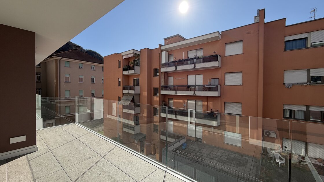 W12 – New three-room apartment with two terraces and balcony