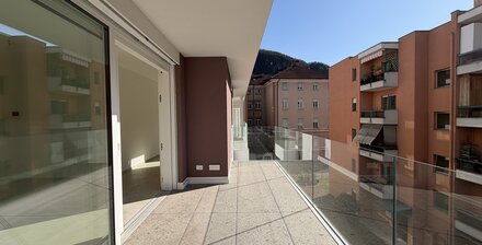W12 – New three-room apartment with two terraces and balcony