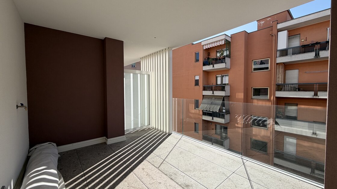 W12 – New three-room apartment with two terraces and balcony
