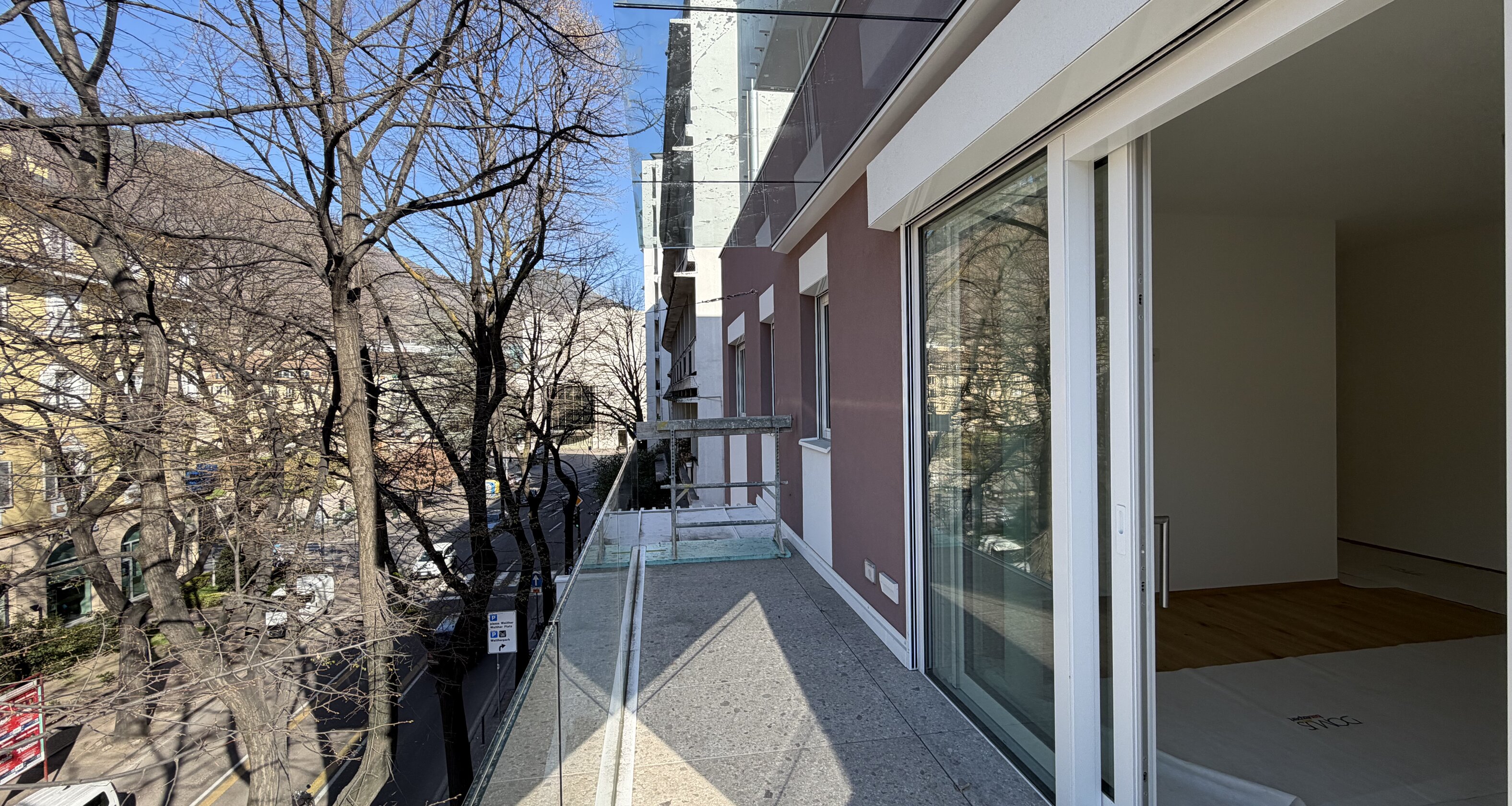 W12 - Nuovo trilocale con due terrazze e balcone, piano terzo