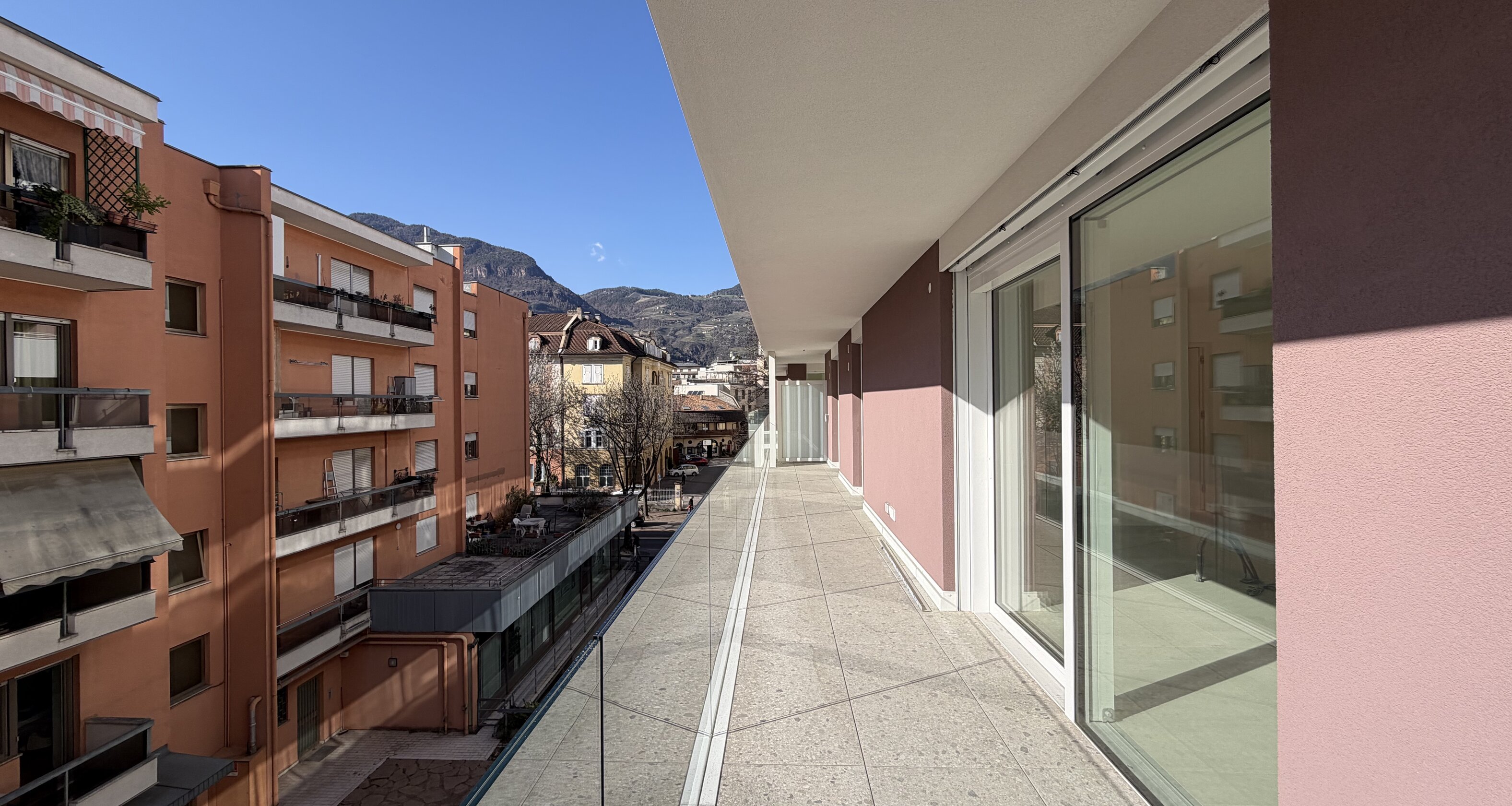 W14 - Nuovo, bellissimo trilocale con ampia terrazza