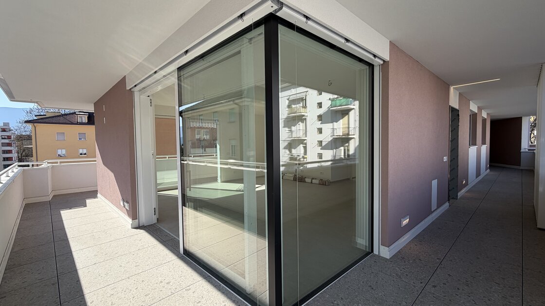 W16 - Neue, geräumige Dreizimmerwohnung mit großer Terrasse, vierter Stock