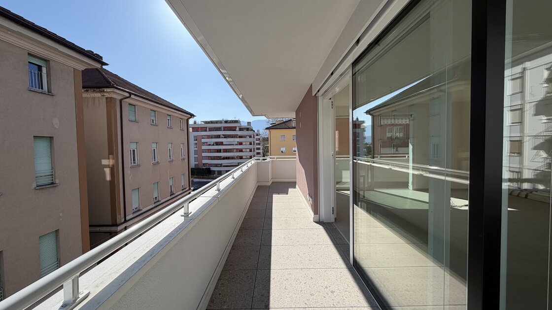 W16 - Neue, geräumige Dreizimmerwohnung mit großer Terrasse, vierter Stock