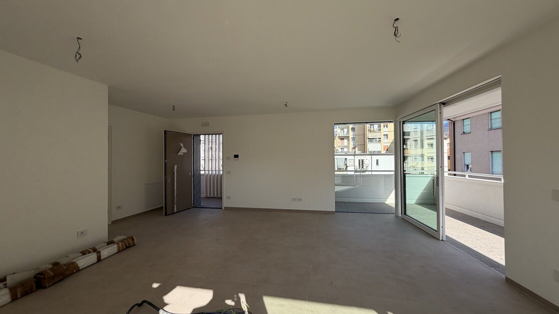W16 - Neue, geräumige Dreizimmerwohnung mit großer Terrasse, vierter Stock
