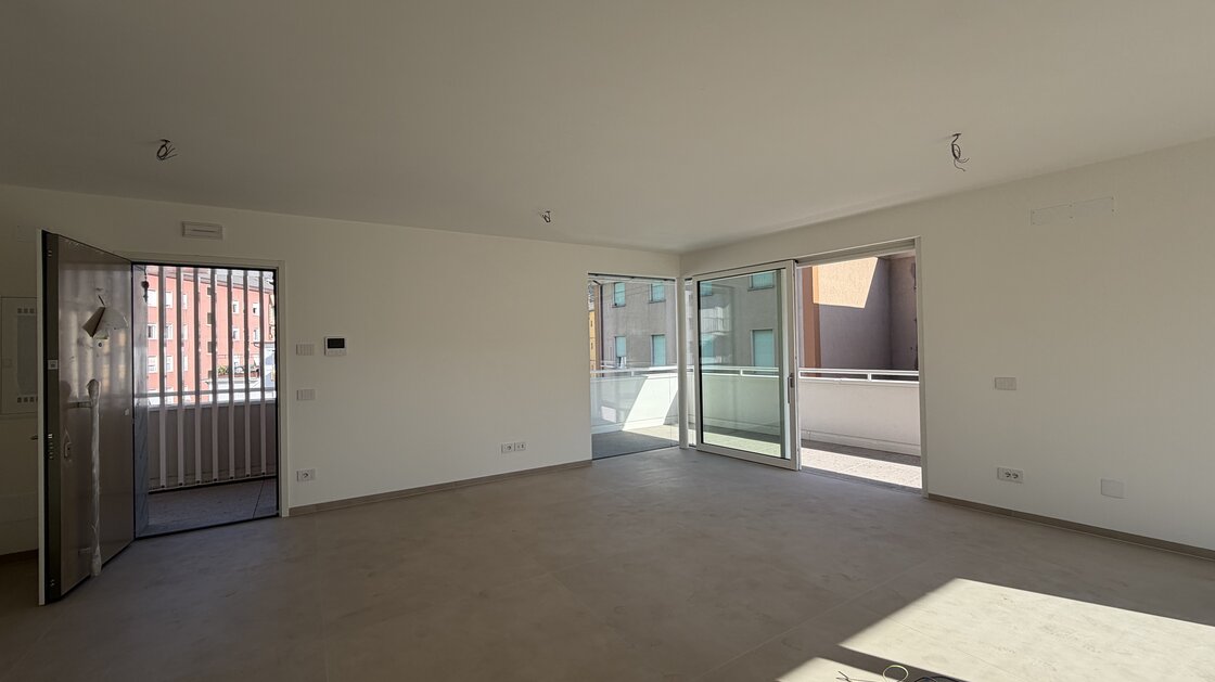 W16 - Neue, geräumige Dreizimmerwohnung mit großer Terrasse, vierter Stock