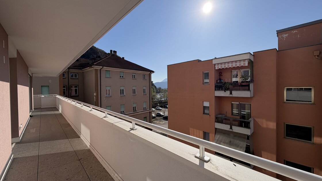 W16 - Neue, geräumige Dreizimmerwohnung mit großer Terrasse, vierter Stock