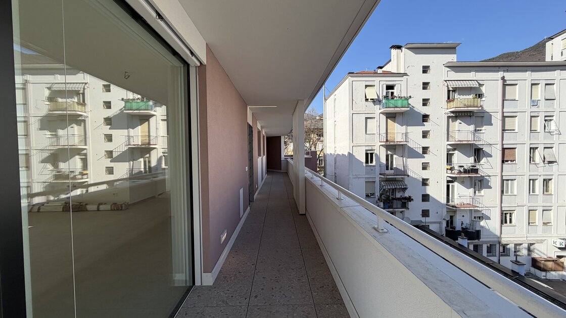 W16 - Neue, geräumige Dreizimmerwohnung mit großer Terrasse, vierter Stock