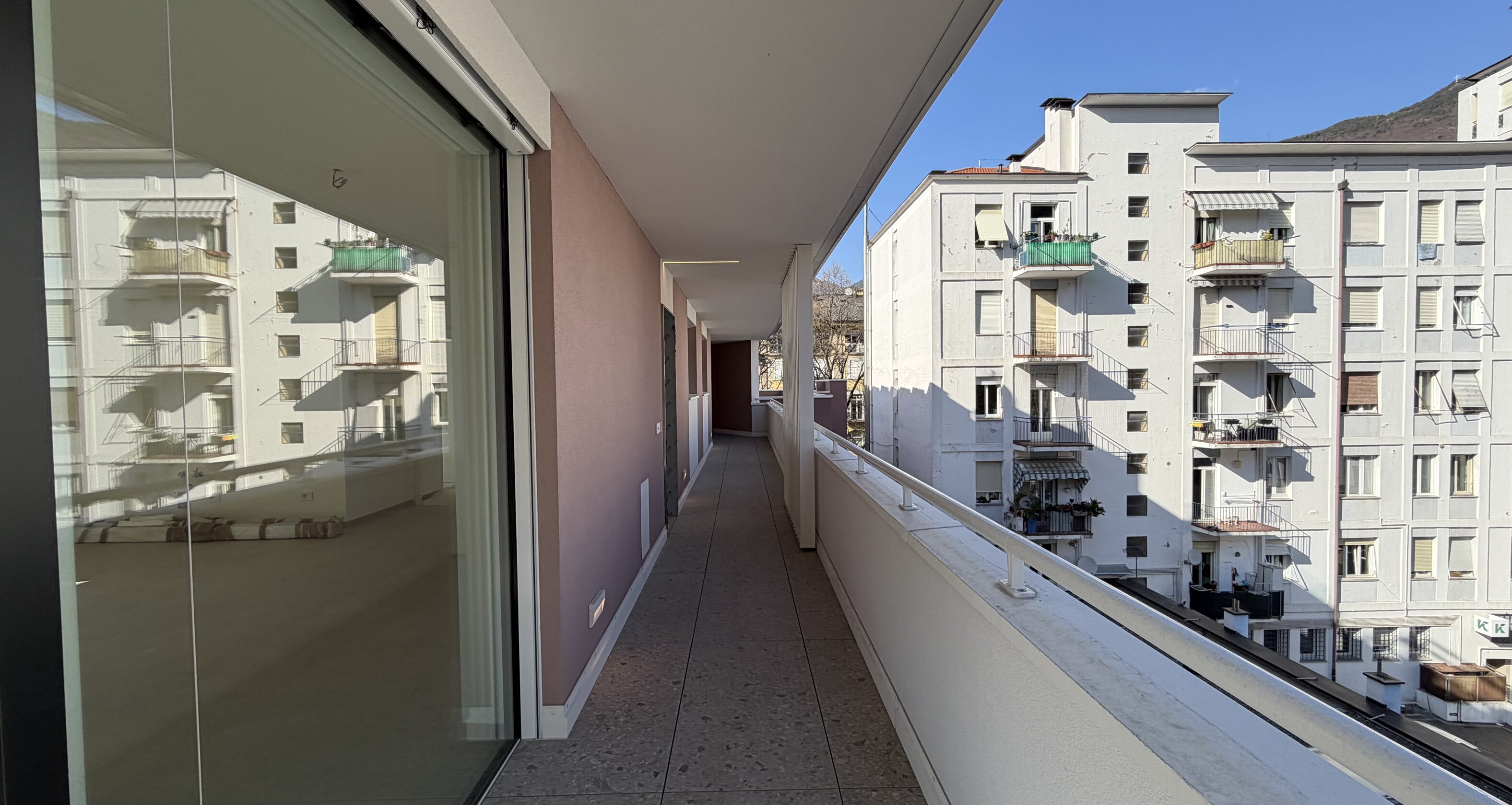 W16 - Nuovo trilocale spazioso con ampia terrazza al quarto piano