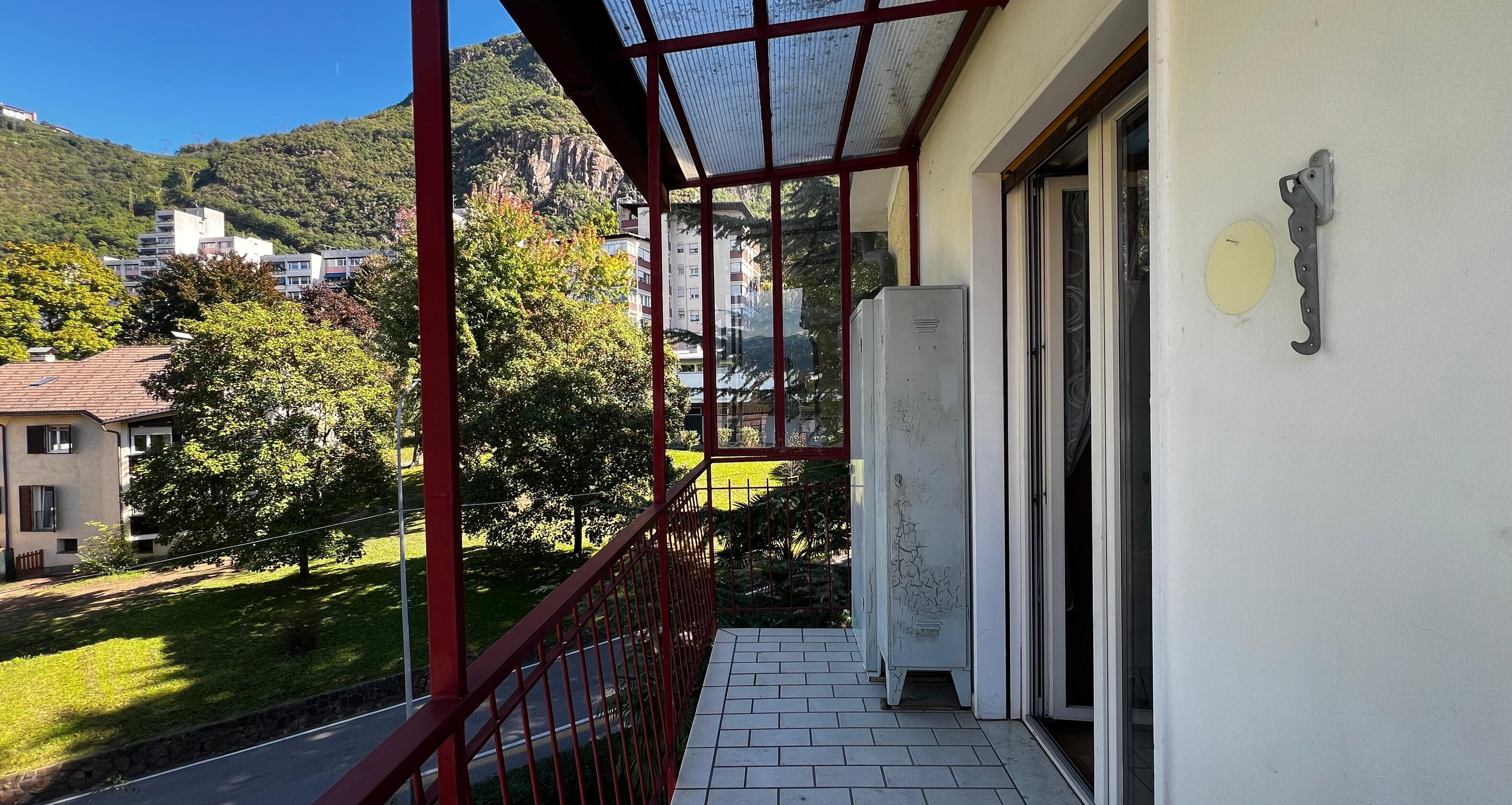 Trilocale con balcone e vista panoramica, ultimo piano