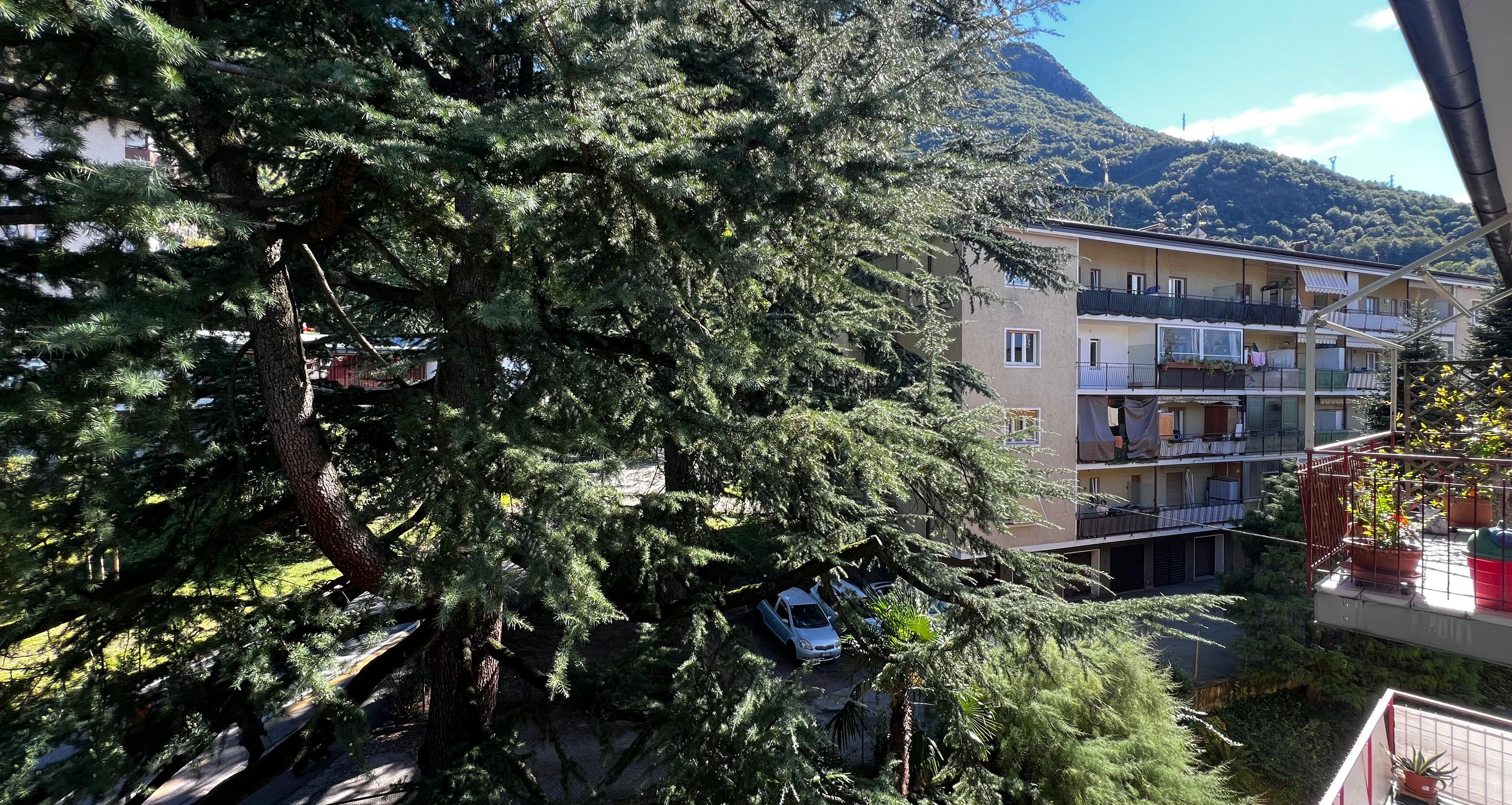 Trilocale con balcone e vista panoramica, ultimo piano