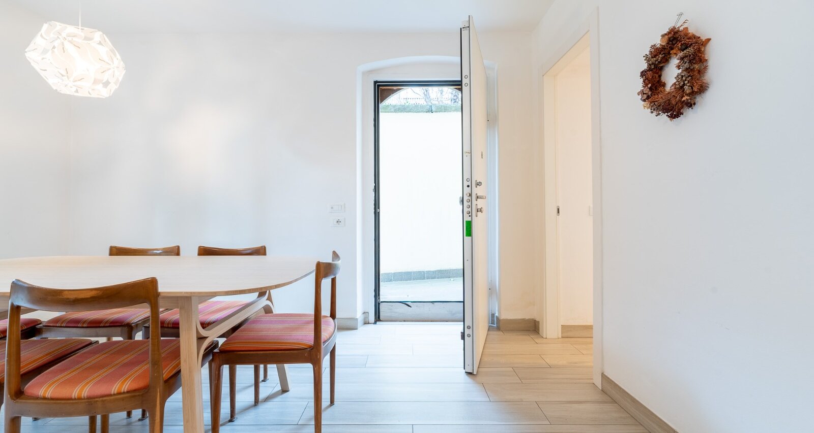 Neu renovierte Dreizimmerwohnung in ruhiger Lage