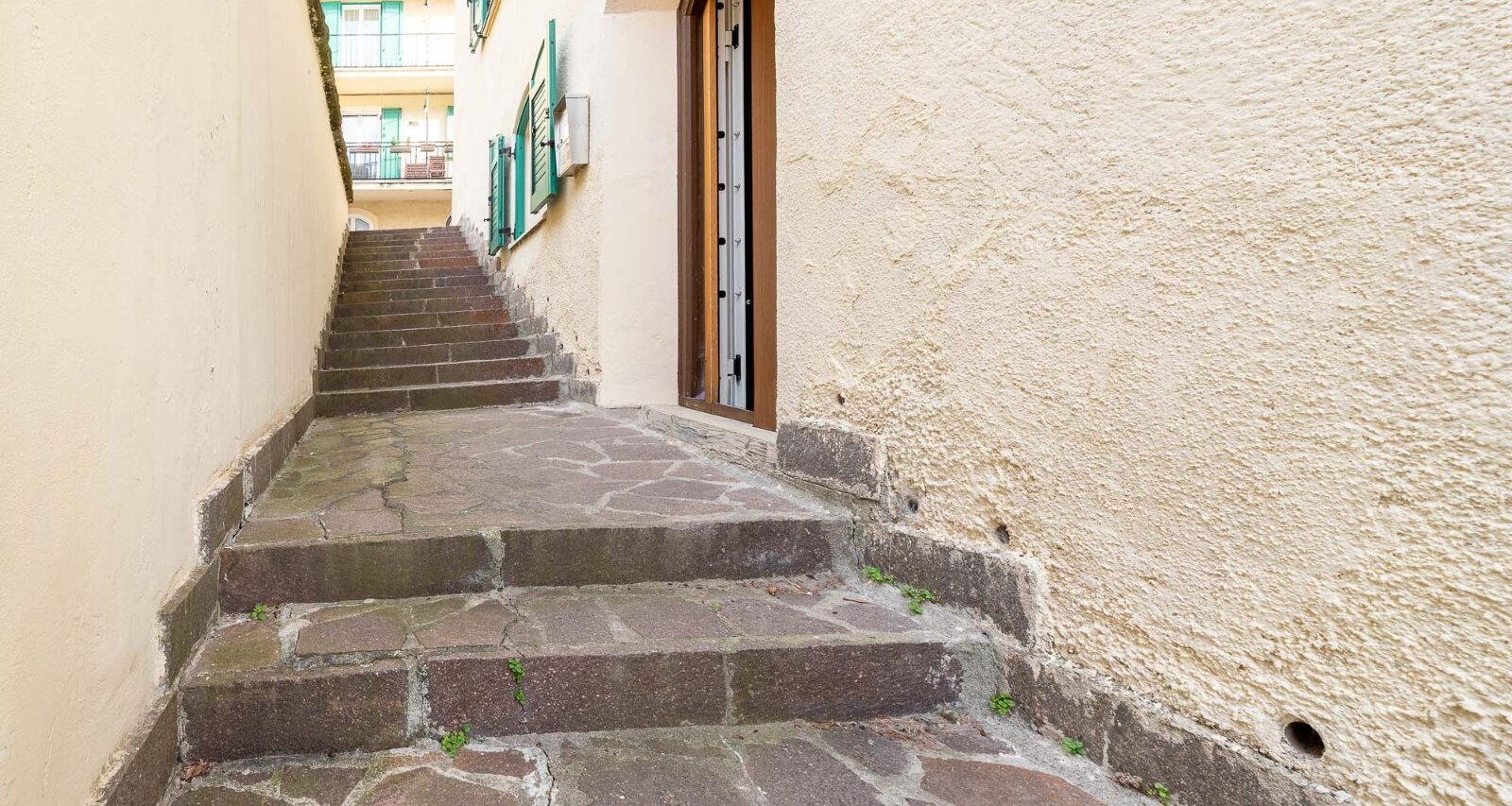 Neu renovierte Dreizimmerwohnung in ruhiger Lage