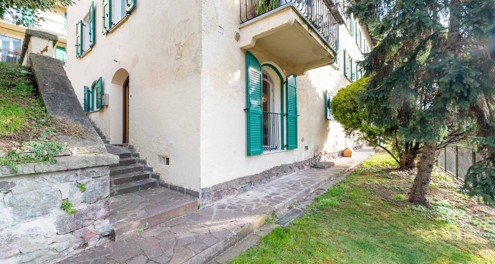 Neu renovierte Dreizimmerwohnung in ruhiger Lage