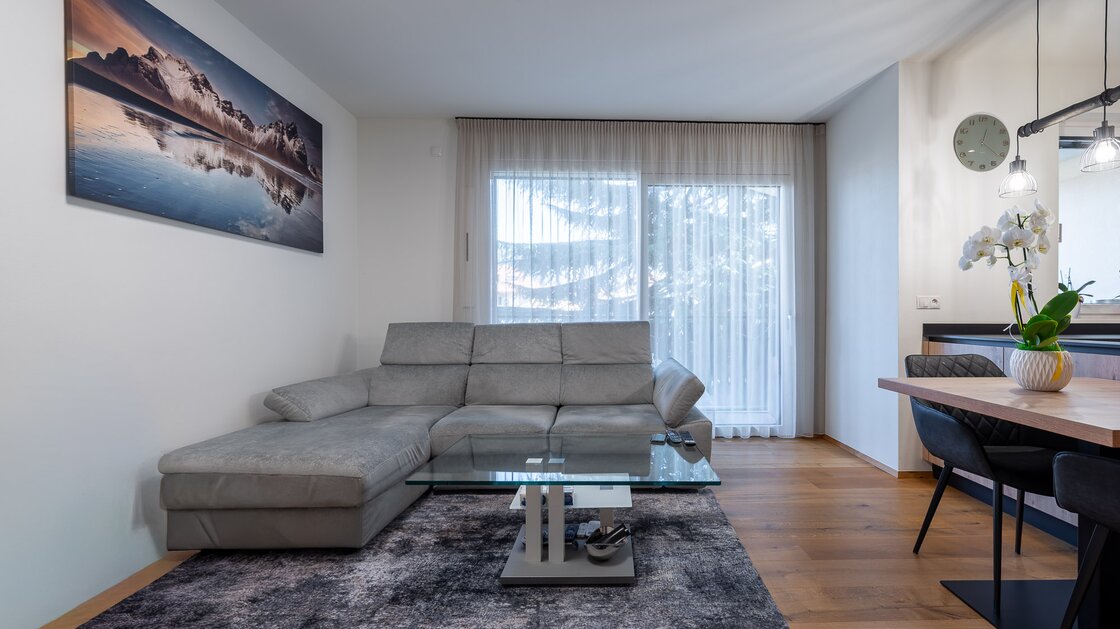 Neuwertige Vierzimmerwohnung mit zwei Terrassen im letzten Stock