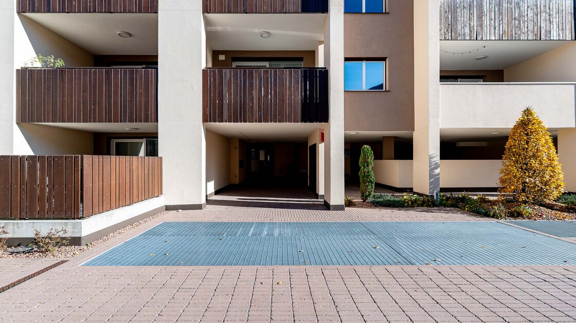 Neuwertige Vierzimmerwohnung mit zwei Terrassen im letzten Stock