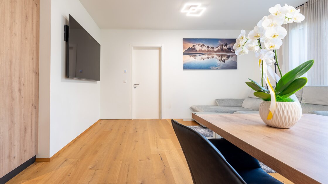 Neuwertige Vierzimmerwohnung mit zwei Terrassen im letzten Stock