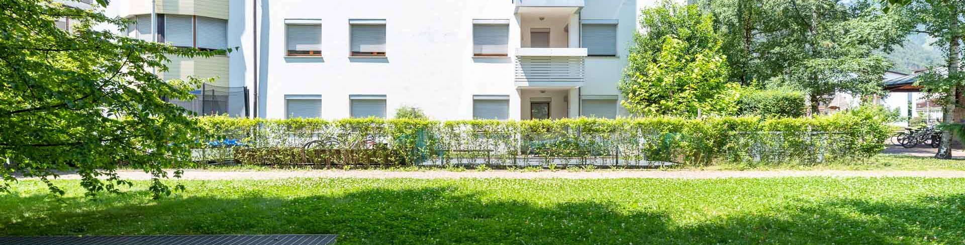 Centrally located, large three-room apartment with terrace