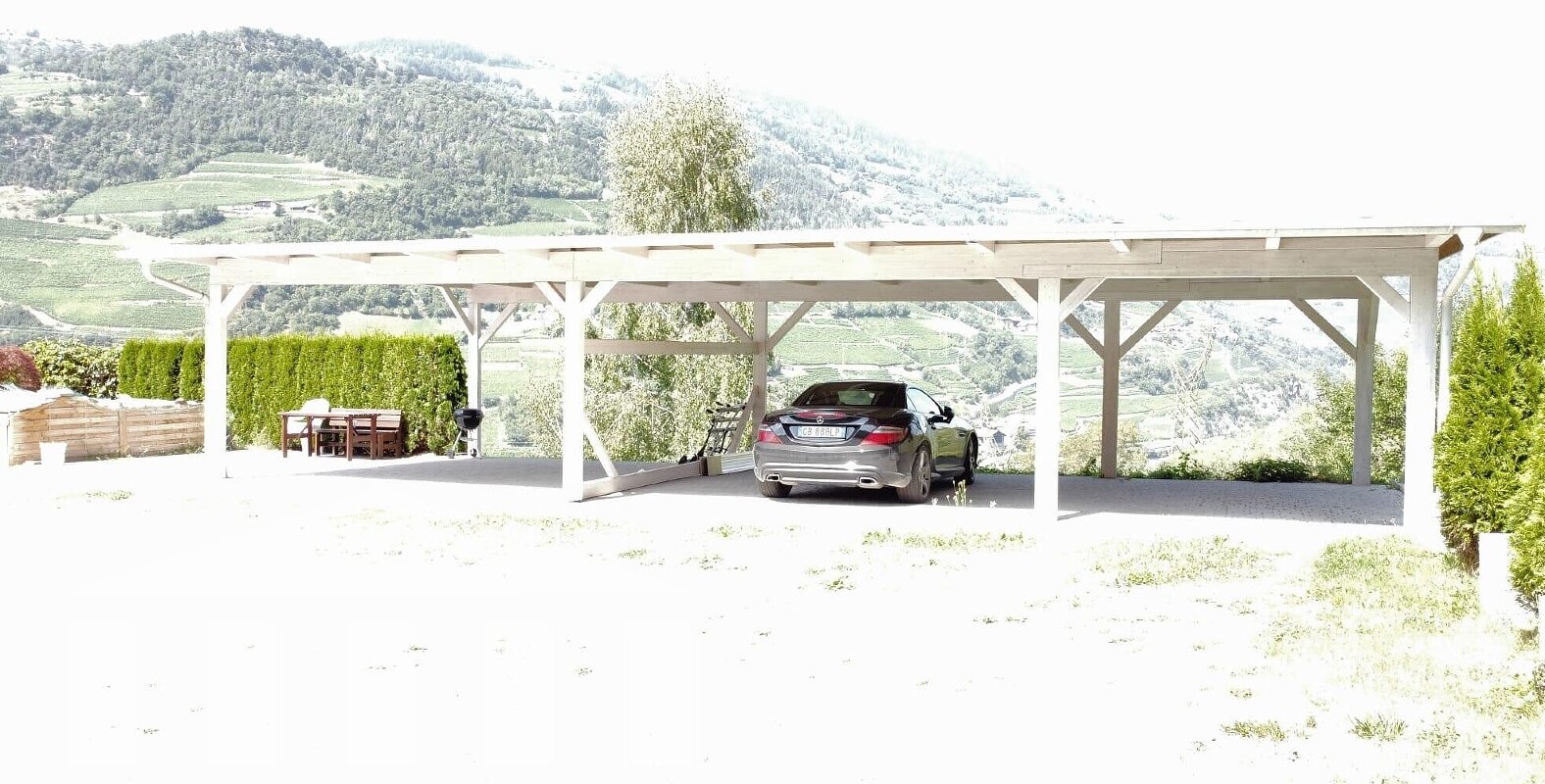 Due appartamenti con ampio giardino privato e magazzino