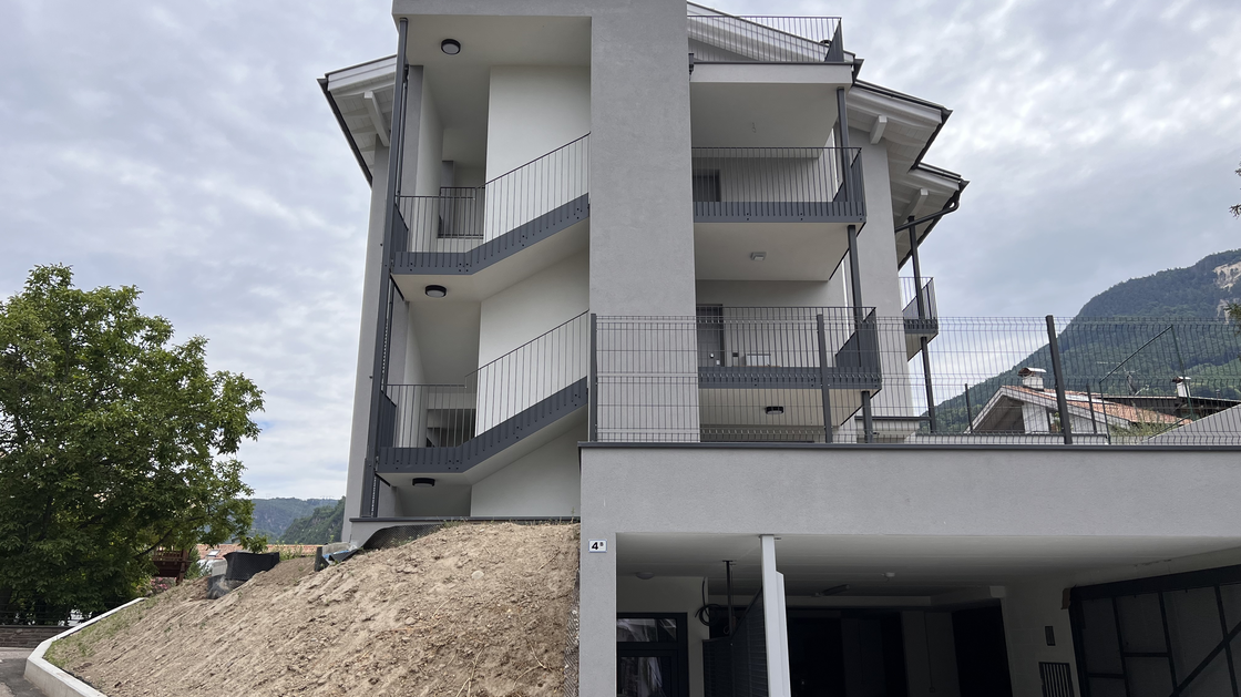 New maisonette apartment with large terrace, top floor