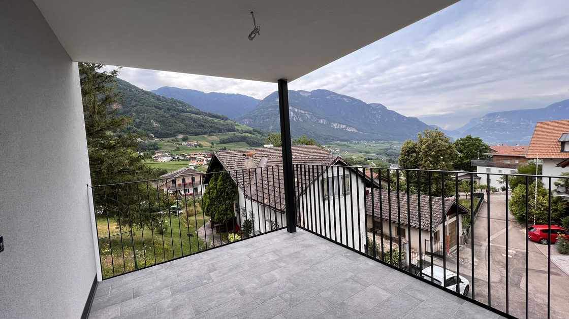 New maisonette apartment with large terrace, top floor