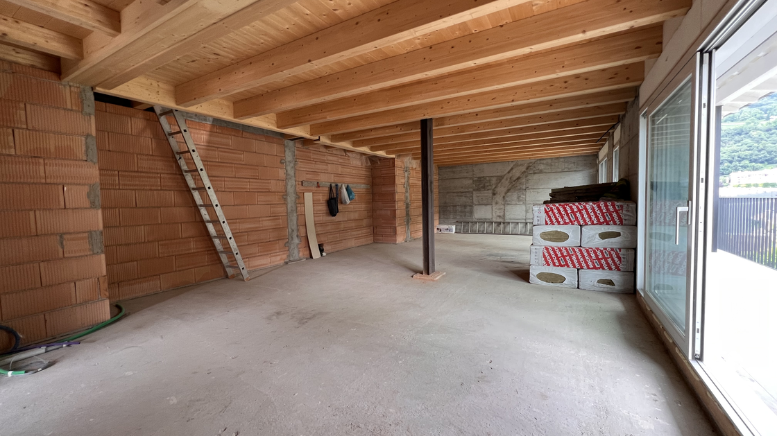 New maisonette apartment with large terrace, top floor