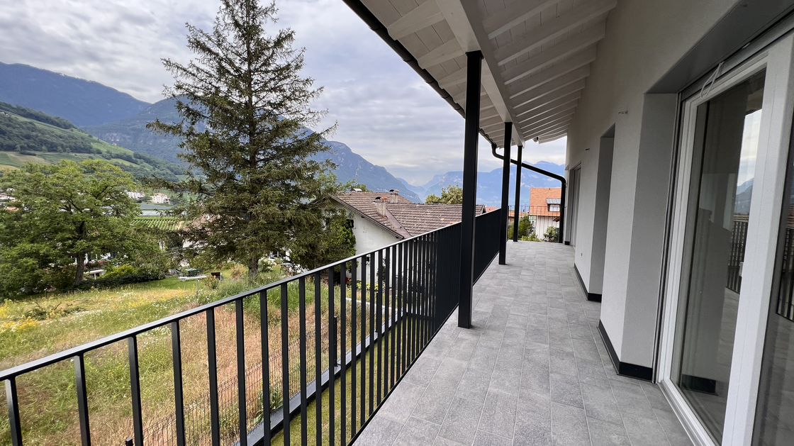 New maisonette apartment with large terrace, top floor