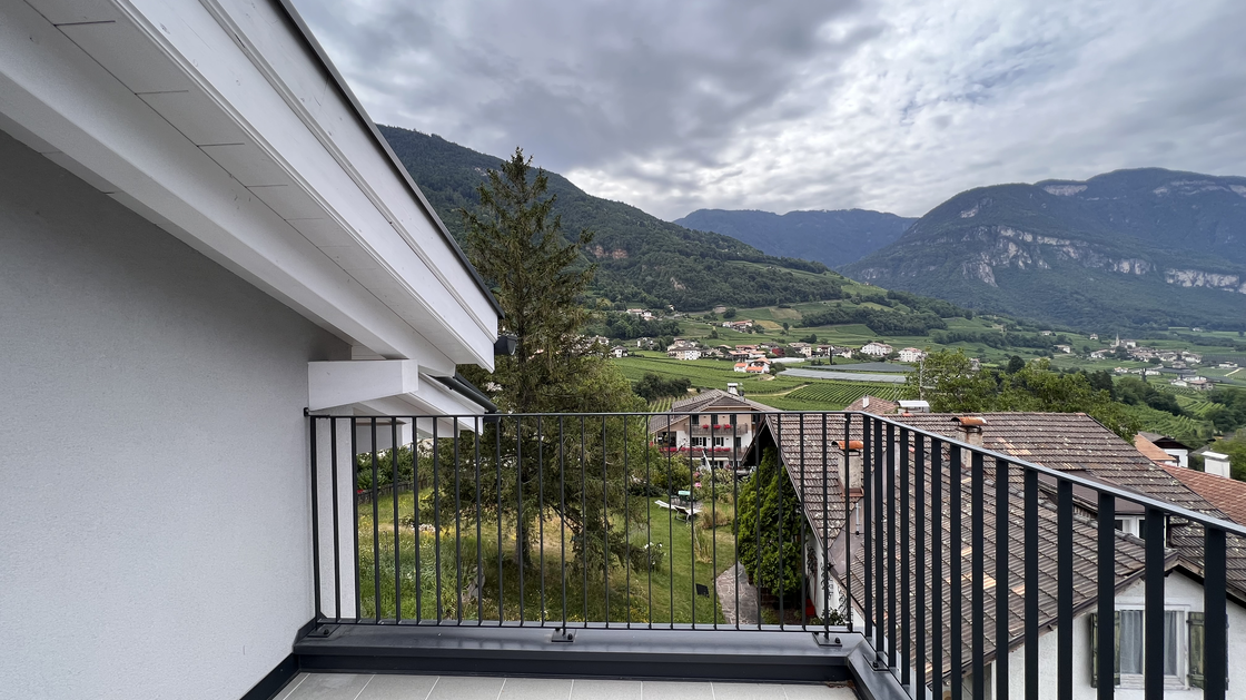 New maisonette apartment with large terrace, top floor