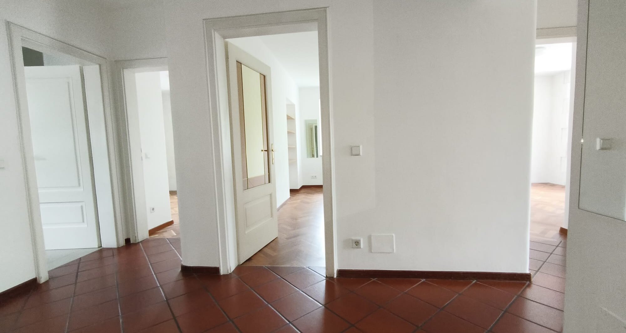 Trilocale semiarredato con veranda